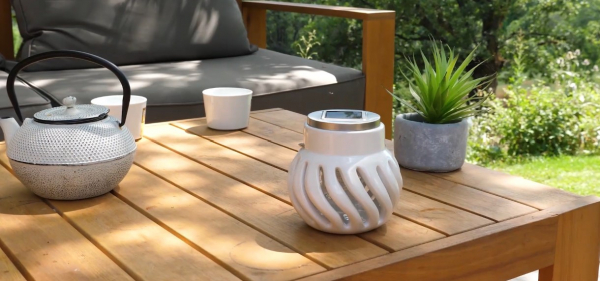 Anti-Mücken Keramik Windlicht mit Solar - edel und umweltschonend