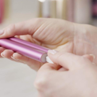 DermaWav Mikrostrom-Gesichtsmassagegerät mit Vibration, Mikrostrom, Licht und Wärme