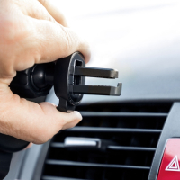 Handyhalterung 2in1 mit kabellosem Ladegerät für Autos